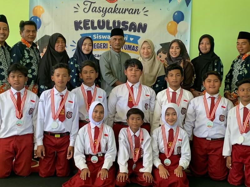Tasyakkuran Kelulusan Siswa Kelas VI SD Negeri 5 Kayumas Tahun Ajaran 2025/2026 Berlangsung Khidmat dan Penuh Syukur